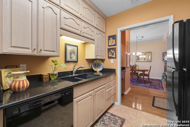 Image 7 of 18 For 1 Towers Park Ln  1507