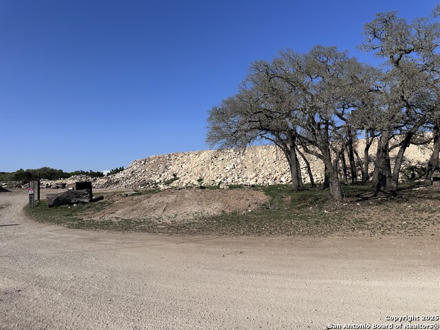 Listing photo id 5 for 16933 Ranch Road 12, Ste #b