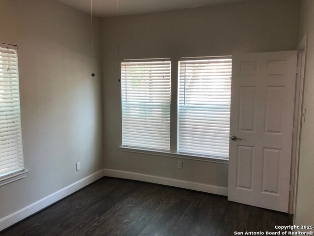 Image 15 of 19 For 503 Kings Hwy W 101