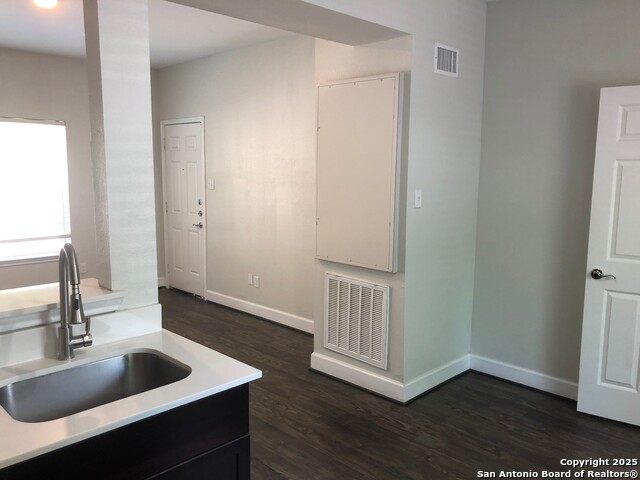 Image 8 of 19 For 503 Kings Hwy W 101