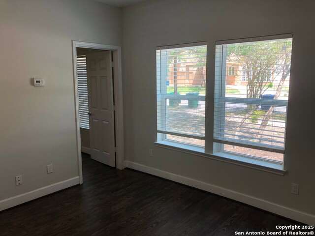 Image 9 of 19 For 503 Kings Hwy W 101