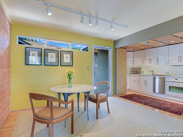 Image 4 of 9 For 605 Kendall  A