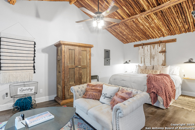 Image 15 of 62 For 608 Morse St. W