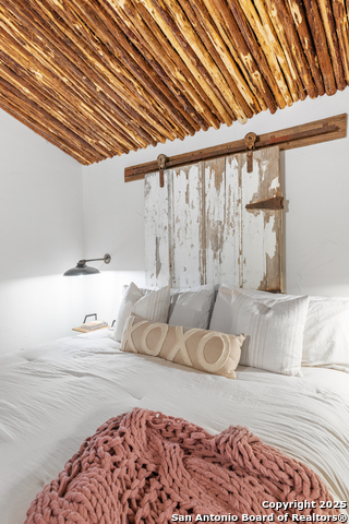 Image 20 of 62 For 608 Morse St. W