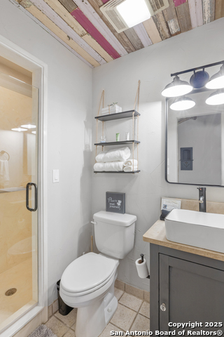 Image 21 of 62 For 608 Morse St. W