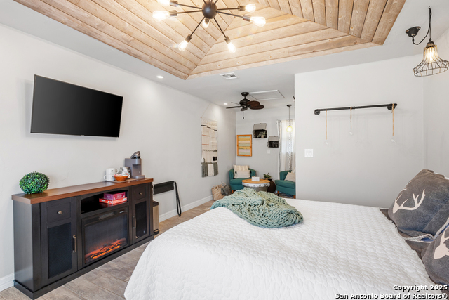 Image 24 of 62 For 608 Morse St. W