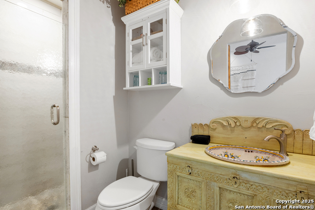 Image 28 of 62 For 608 Morse St. W