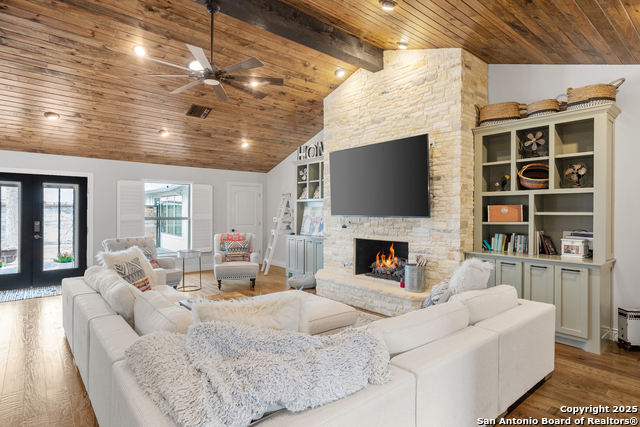 Image 30 of 62 For 608 Morse St. W