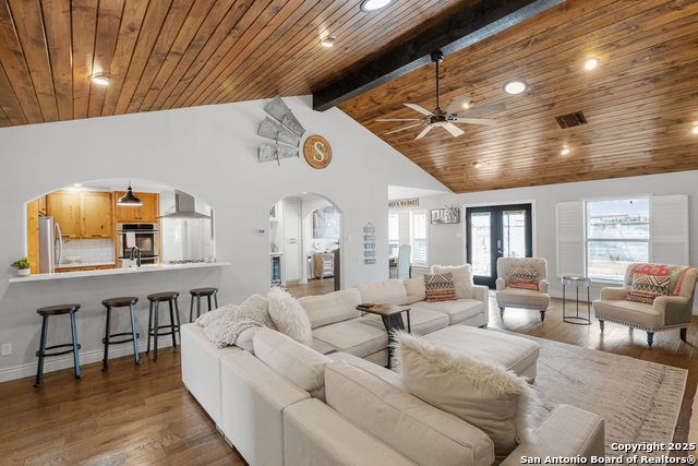 Image 33 of 62 For 608 Morse St. W