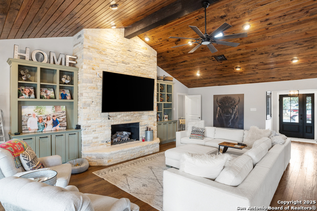 Image 35 of 62 For 608 Morse St. W