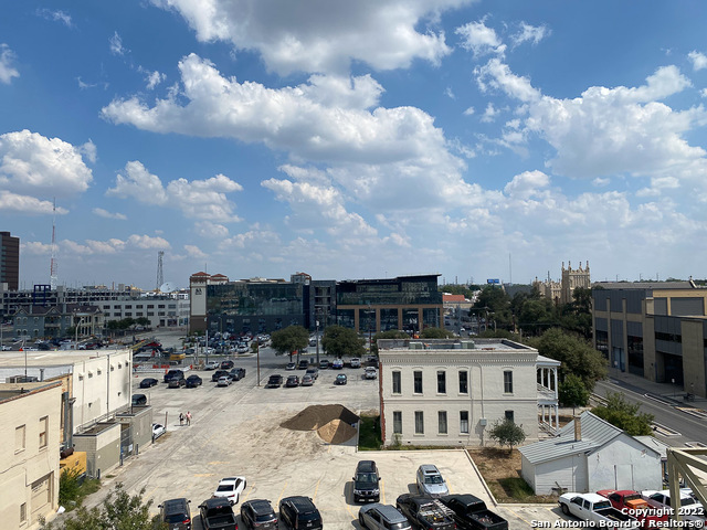 Listing photo id 17 for 219 Alamo St N 300 -