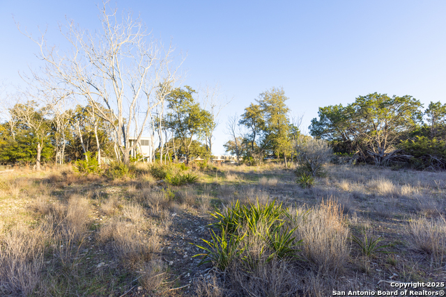 Listing photo id 12 for 5803 Circulo