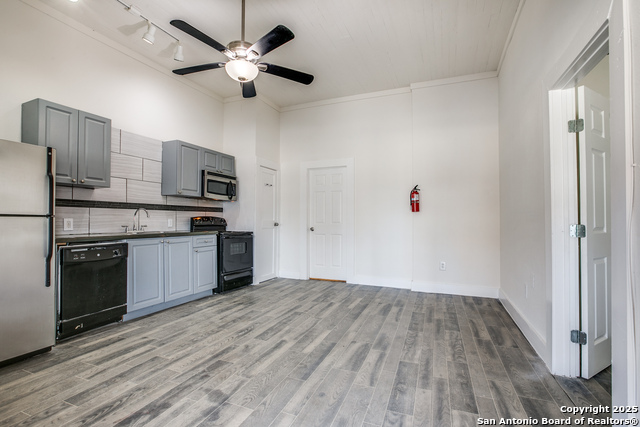 Image 2 of 11 For 3430 Flores St S 1a