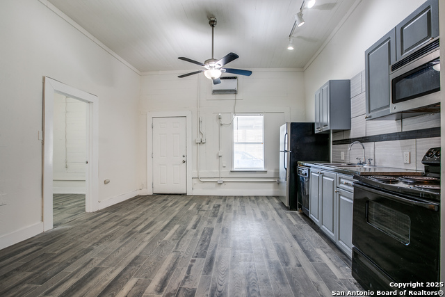 Image 3 of 11 For 3430 Flores St S 1a