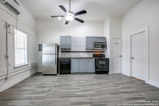 Image 8 of 11 For 3430 Flores St S 1a