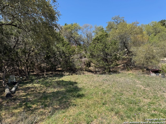 Listing photo id 3 for 1403 Bonnyview Dr.