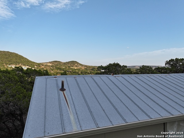 Listing photo id 11 for 382 Windmill Hill