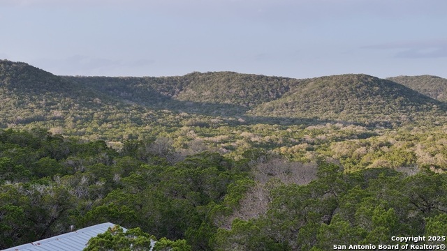 Listing photo id 12 for 382 Windmill Hill