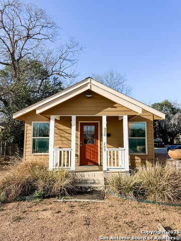 Listing photo id 4 for 916-930 E Blanco