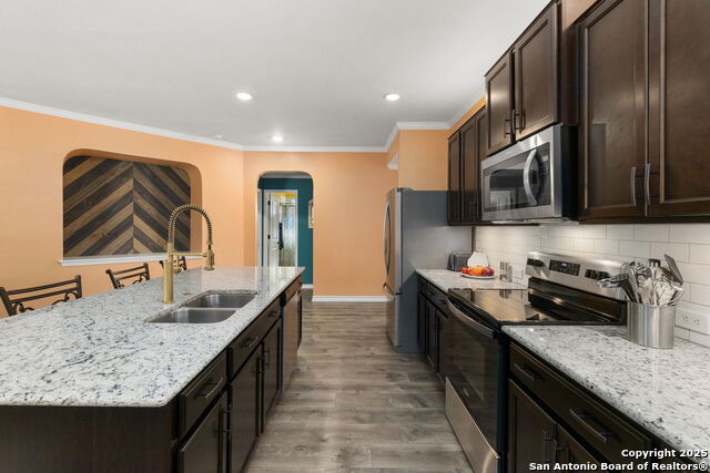 Image 7 of 37 For 7015 Capella Cir