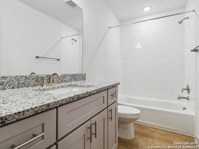 Image 17 of 24 For 7556 Briarwood Pass  101