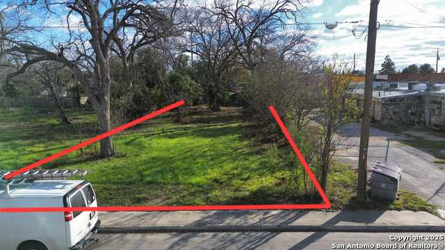 Listing photo id 0 for 1410 Montana