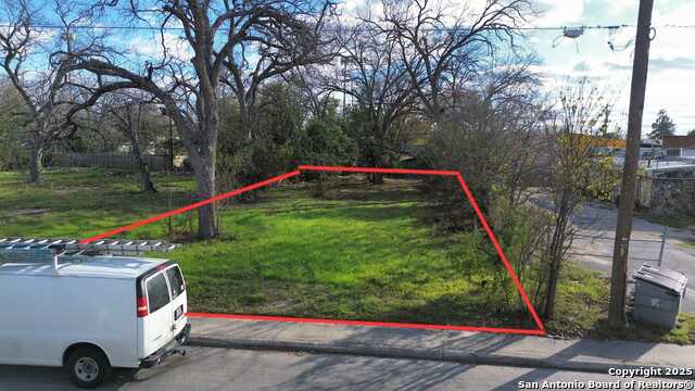 Listing photo id 3 for 1410 Montana
