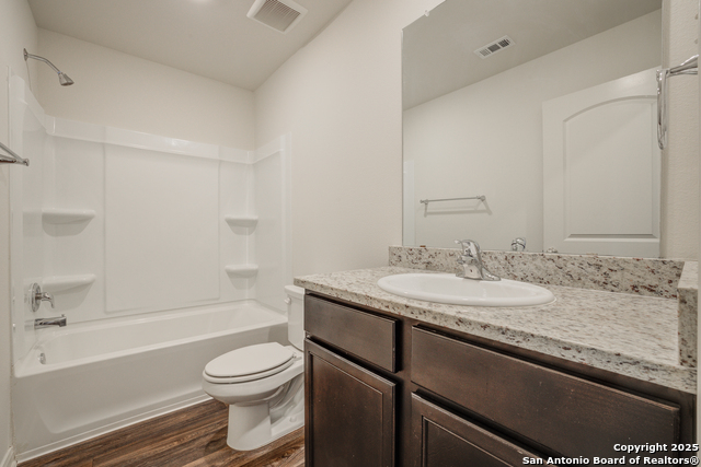 Image 37 of 45 For 10847 Monterey Pike