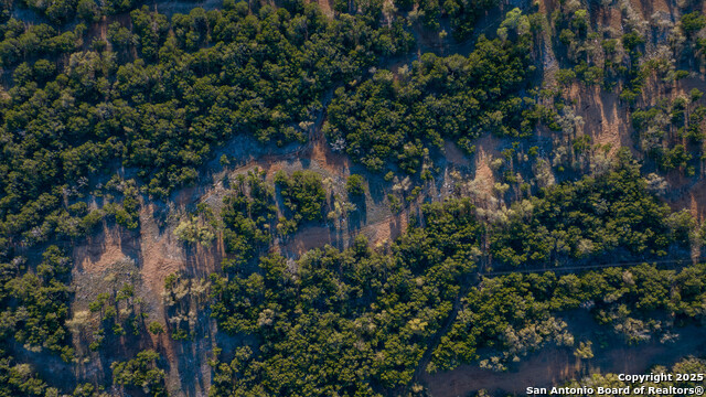 Listing photo id 14 for 1400 Panther Creek