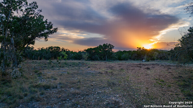 Listing photo id 17 for 1400 Panther Creek