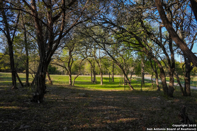 Listing photo id 23 for 1400 Panther Creek