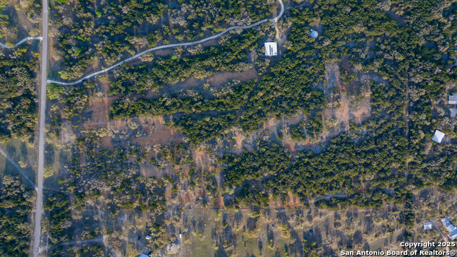 Listing photo id 26 for 1400 Panther Creek