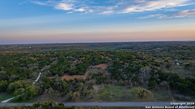 Listing photo id 30 for 1400 Panther Creek