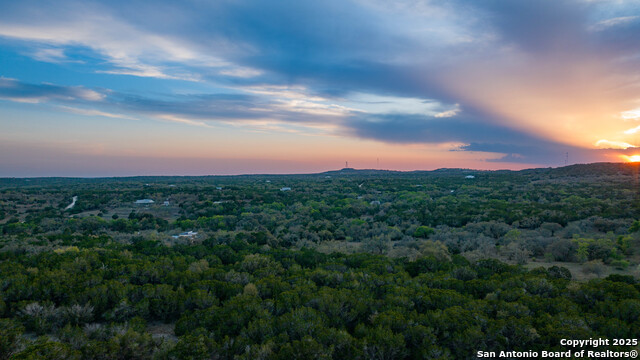 Listing photo id 31 for 1400 Panther Creek