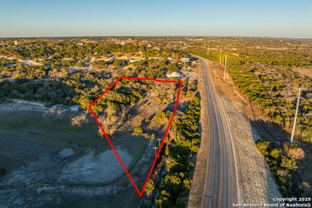 Listing photo id 1 for 3510 Medina Hwy
