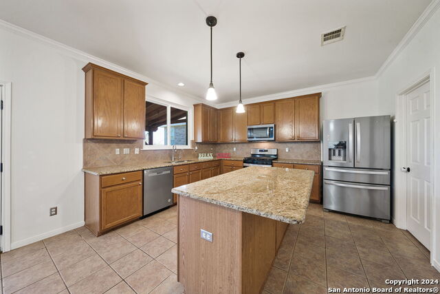 Image 7 of 21 For 815 Windhurst