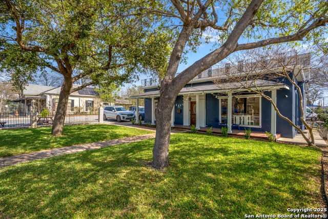 Listing photo id 1 for 1002 Flores N 2