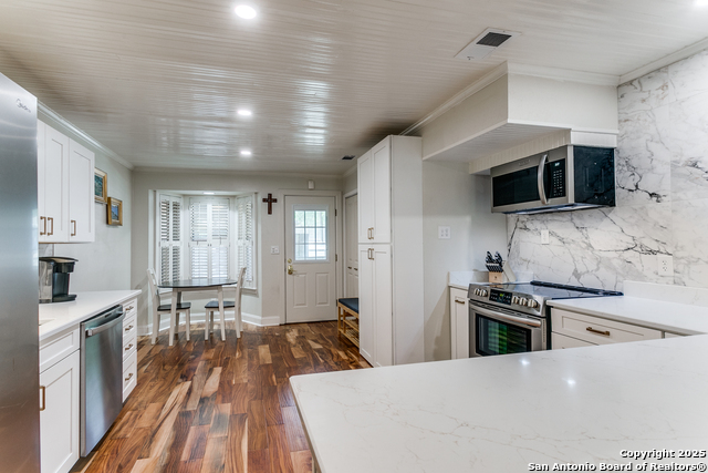 Image 8 of 22 For 201 Ellwood  115