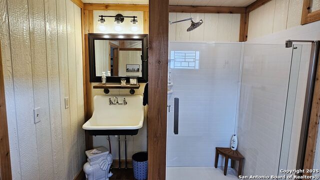 Listing photo id 64 for 474 Lost Ln.