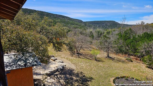 Listing photo id 75 for 474 Lost Ln.