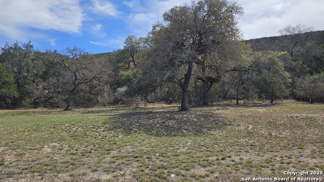 Listing photo id 83 for 474 Lost Ln.