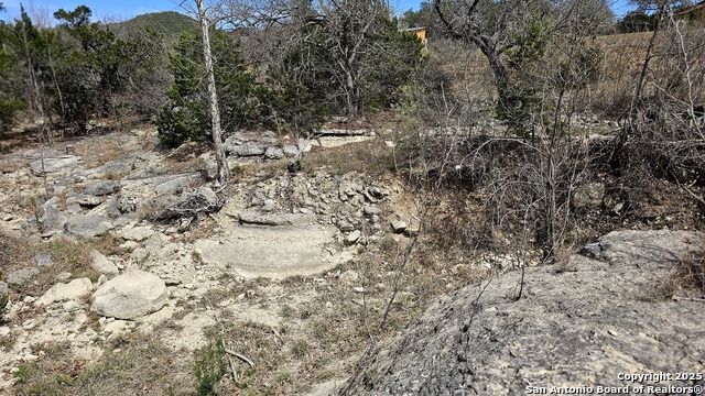 Listing photo id 84 for 474 Lost Ln.