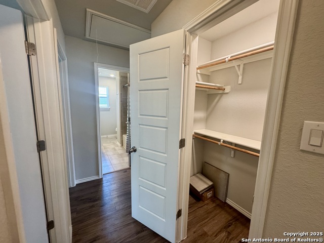 Image 13 of 35 For 484 Burr Oak Ln
