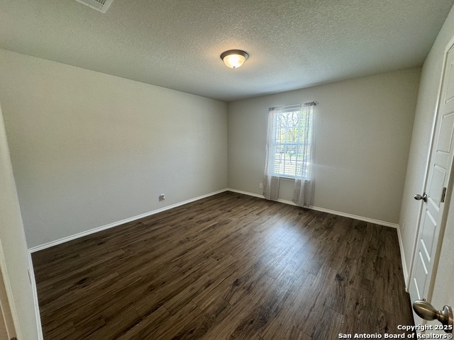 Image 15 of 35 For 484 Burr Oak Ln