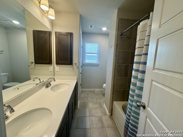 Image 20 of 35 For 484 Burr Oak Ln