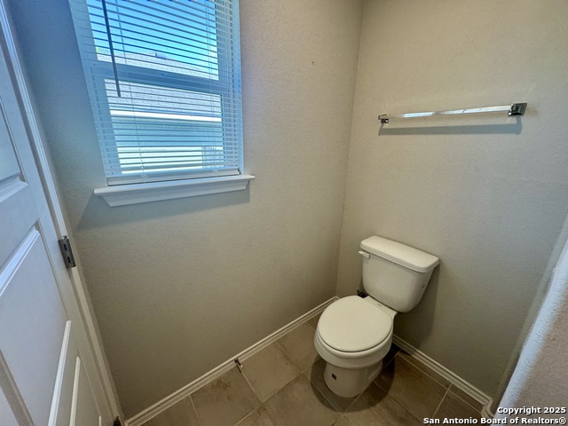Image 21 of 35 For 484 Burr Oak Ln