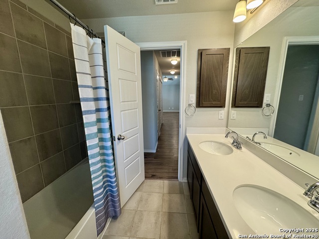 Image 23 of 35 For 484 Burr Oak Ln