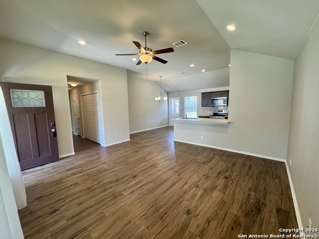 Image 4 of 35 For 484 Burr Oak Ln
