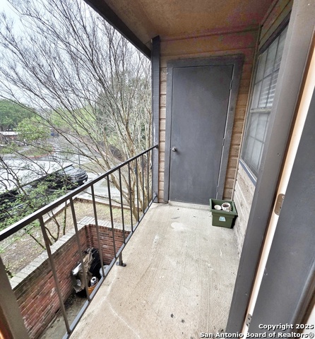 Image 12 of 18 For 4803 Hamilton Wolfe  810