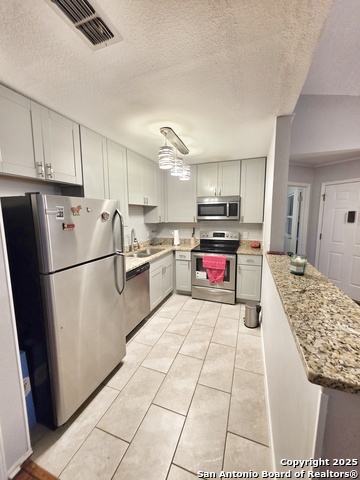 Image 3 of 18 For 4803 Hamilton Wolfe  810